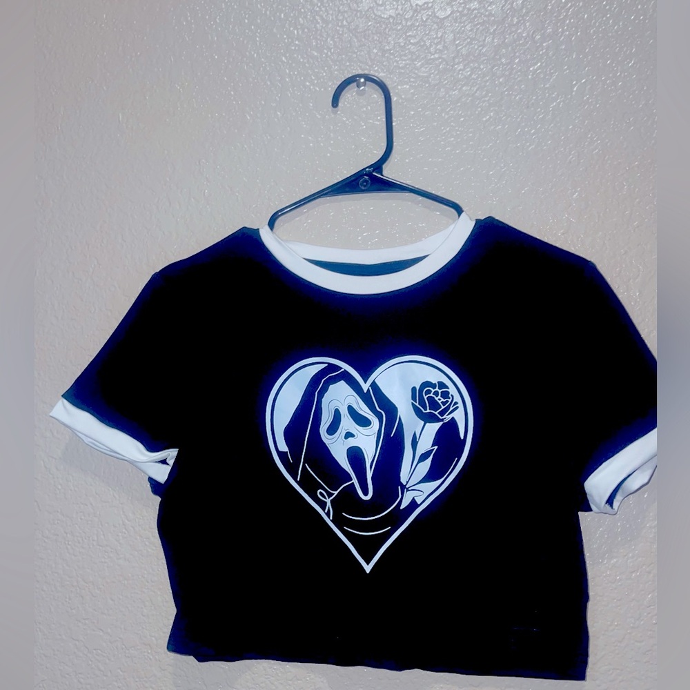 ‘SCREAM’ Crop Top Size L but fits better as a M! Shein Brand. NEVER WORN.